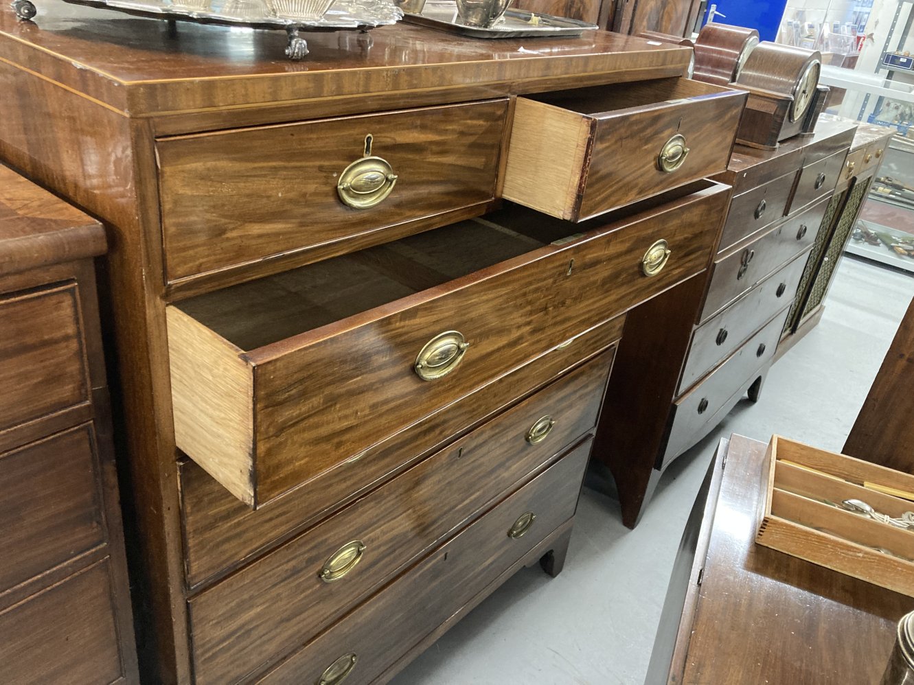 19th cent. Mahogany chest of two over four drawers on bracket supports, inlaid and cockbeaded. - Image 2 of 4