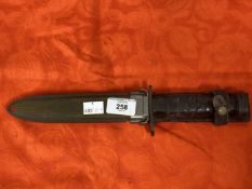 Militaria/Edged Weapons: WWII US M4 bayonet in M8 A1 scabbard marked BM CO. 12ins.