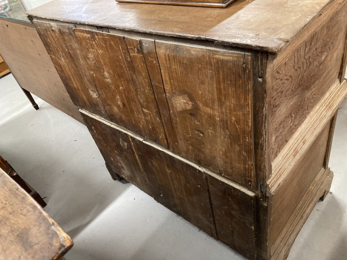 18th cent. English oak chest of four long drawers on bracket feet the moulded drawer fronts with - Image 3 of 5