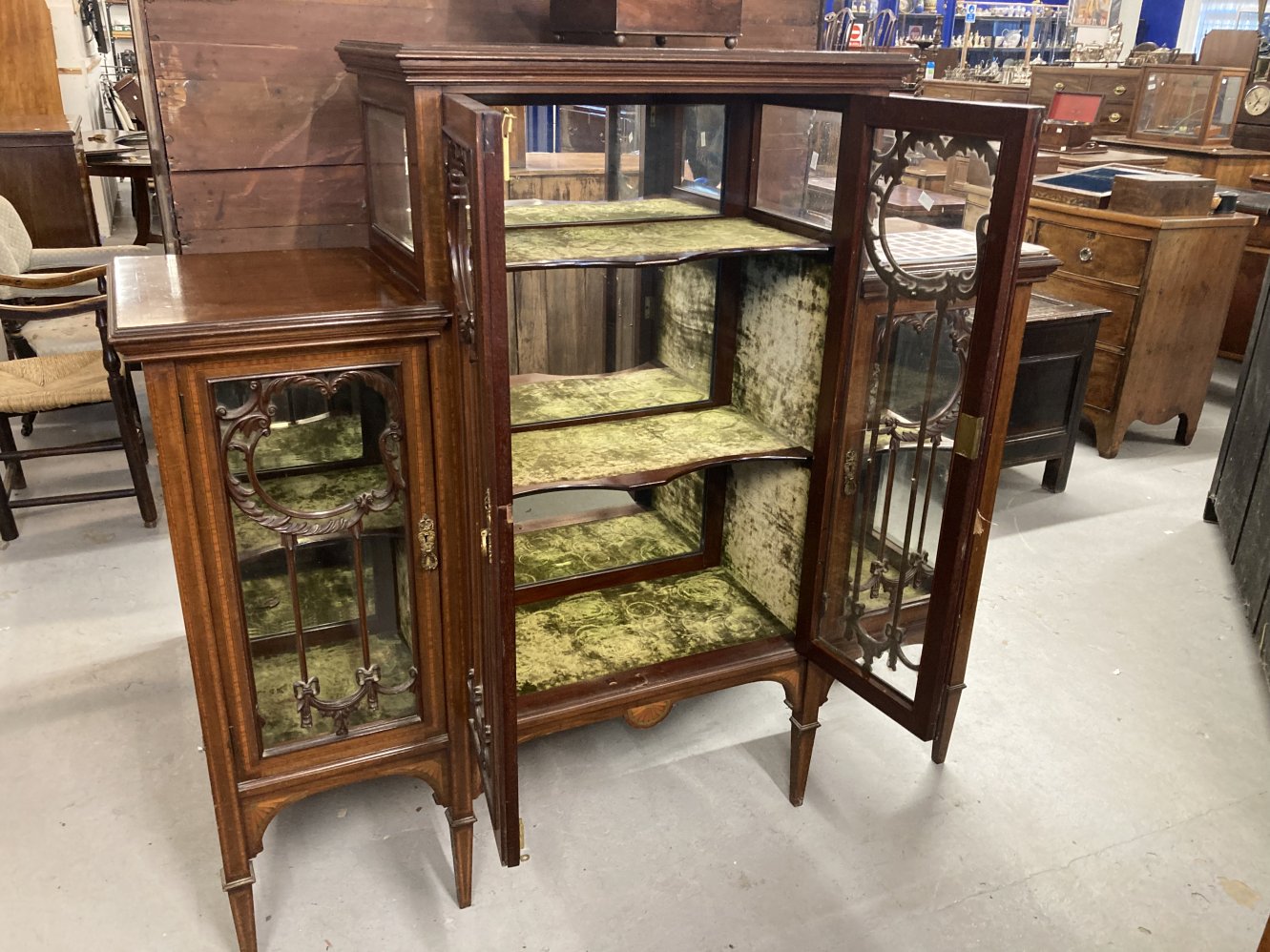 Edwardian inlaid mahogany china display cabinet with three compartments, moulded top and front - Image 7 of 7