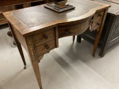 19th cent. Mahogany desk of small proportions with fruitwood stringing and inlays, in the form of