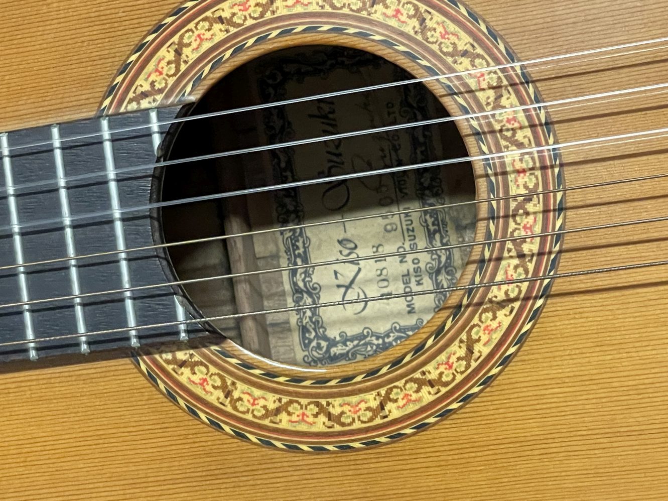 Musical Instruments: 1970s full size Kiso Suzuki 9505 steel and acrylic string acoustic guitar - Image 3 of 3