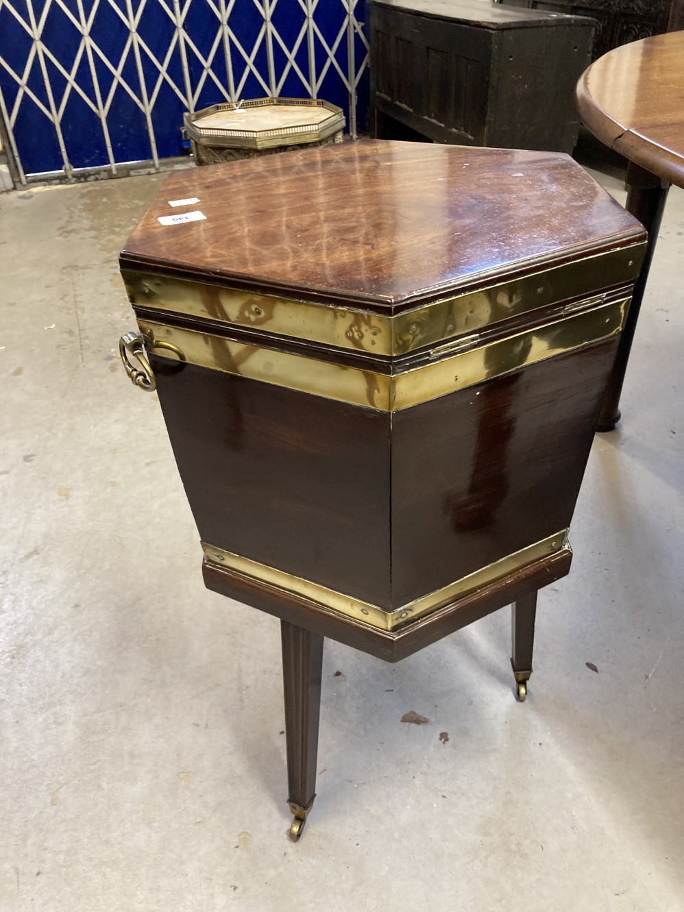 19th cent. Mahogany hexagonal cellaret/wine cooler with brass strapping and side handles on square - Image 4 of 4