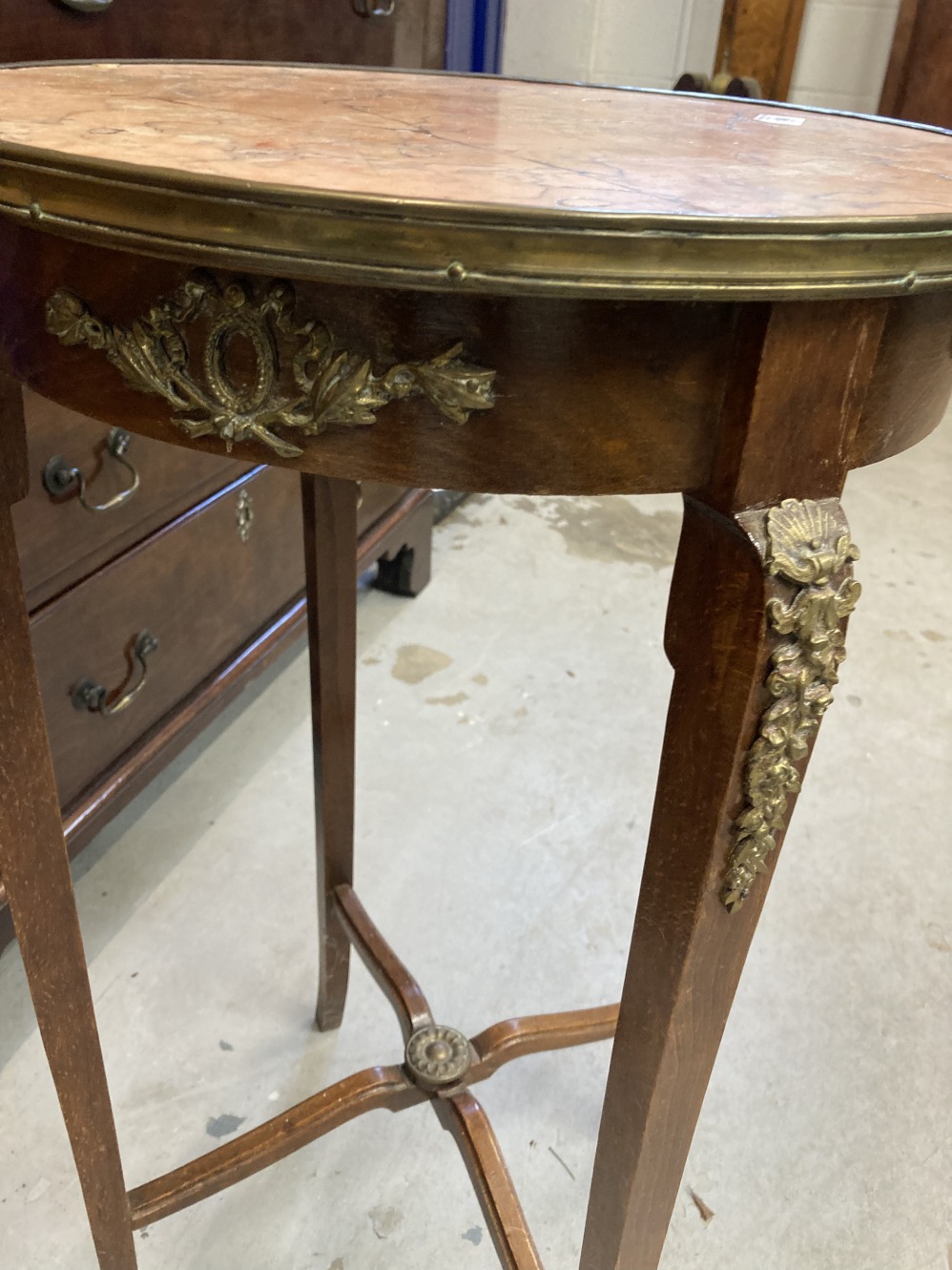 Late 19th cent. French marble top plant stand the round top with brass rim on four legs with brass - Image 3 of 3