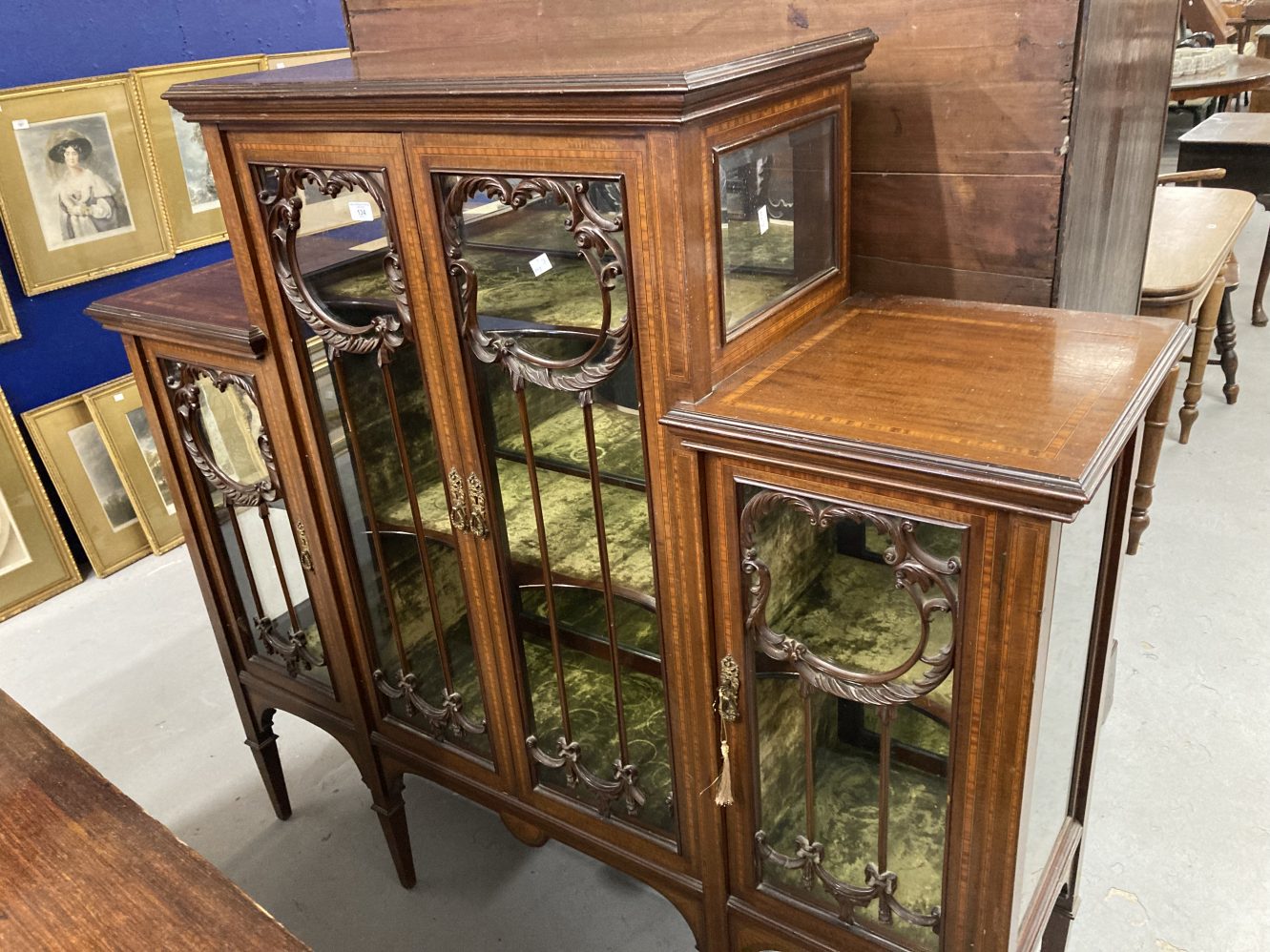 Edwardian inlaid mahogany china display cabinet with three compartments, moulded top and front