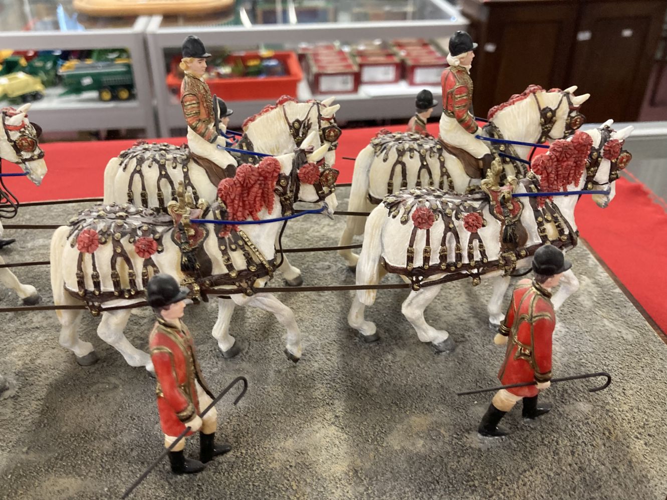 Border Fine Arts: Large centrepiece Queen Elizabeth II Coronation Procession 1953, featuring - Image 2 of 5