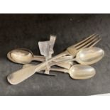 Hallmarked Silver: Fork spoon, teaspoons x 4, and child's pusher, various hallmarks. Total weight