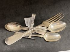 Hallmarked Silver: Fork spoon, teaspoons x 4, and child's pusher, various hallmarks. Total weight