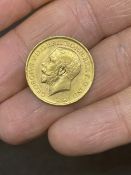 Gold Coins: 1912 George V full Sovereign. 8g.