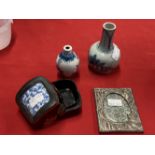 Oriental Ware: 19th/early 20th cent. Chinese items to include two small vases, papier-mache box with