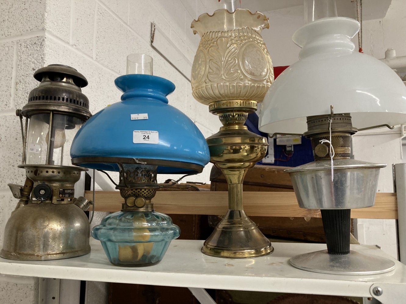 Lighting: Oil lamps to include Duplex Aladdin Gem fire brass lamps, Hipolto lamp, T. Bowatt & Son - Bild 2 aus 4