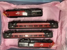 Toys: Model railways Hornby OO scale Class 43 125 High Speed Train Set MK3 coaches Virgin livery.