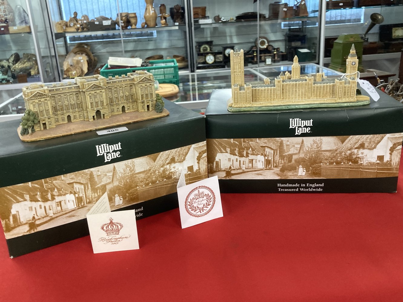 Lilliput Lane: Britain's Heritage Series - Buckingham Palace No. L2286 boxed, The Houses of