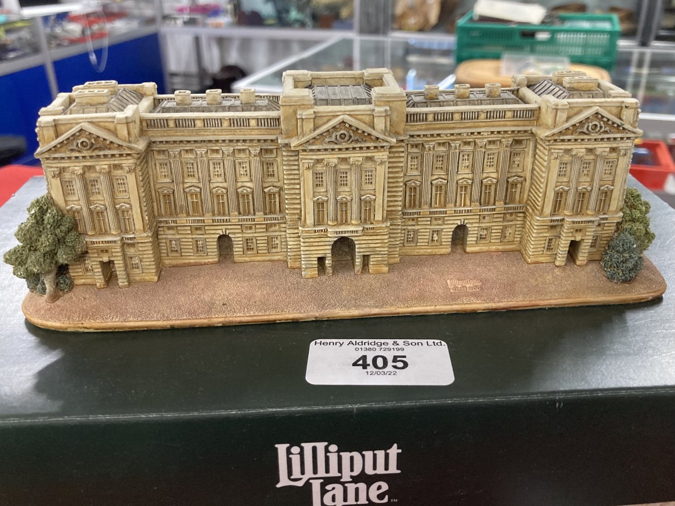 Lilliput Lane: Britain's Heritage Series - Buckingham Palace No. L2286 boxed, The Houses of - Image 2 of 4