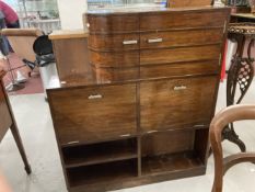 Mid 20th cent. Mahogany drinks cabinet in Art Deco style.