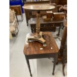 19th cent. Mahogany table, the top with rounded corners on ring turned legs. 24ins. x 21ins. x