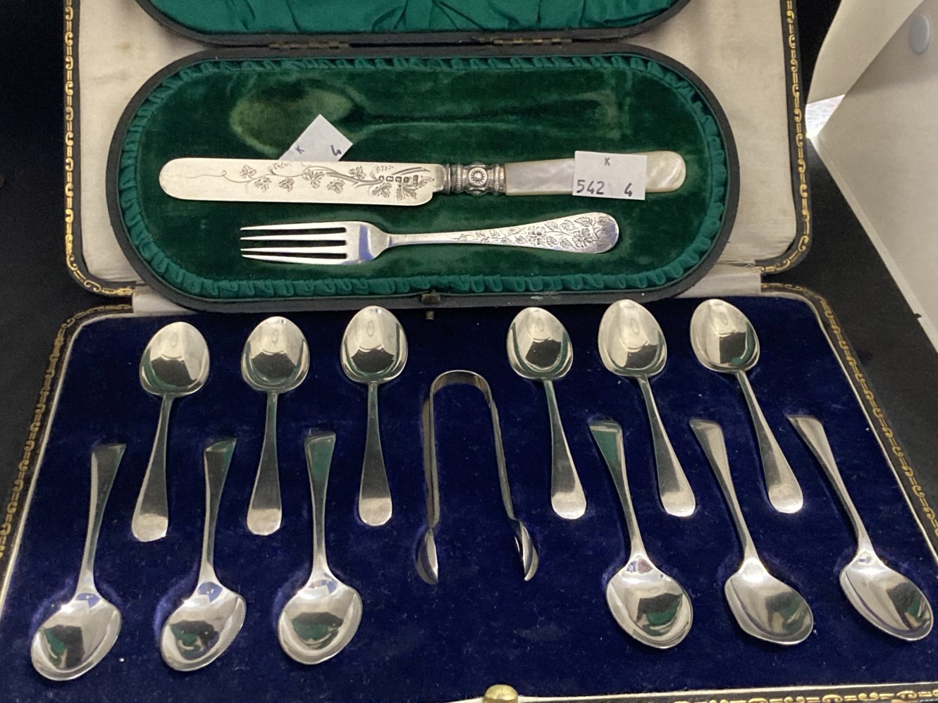 Hallmarked Silver: Teaspoons and pair of sugar nips, Sheffield 1916 makers mark Cooper Brothers &