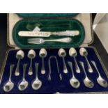 Hallmarked Silver: Teaspoons and pair of sugar nips, Sheffield 1916 makers mark Cooper Brothers &