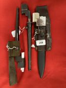 Militaria/Edged Weapons: No. 9 MK1 D-52 chrome plated parade bayonet leather frog 10¾ins, No. 4