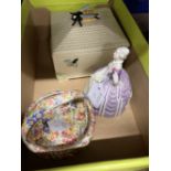 20th cent. Ceramics: Crown Devon honeycomb honey pot holder No. 558, Royal Winton 'Sunshine'