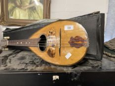 Musical Instruments: Early 20th cent. Italian mandolin by Francesco Perretti & Figli. Bowl back with