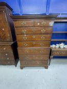 Late 18th cent. Mahogany chest on chest moulded cornice above two short, three long drawers, a