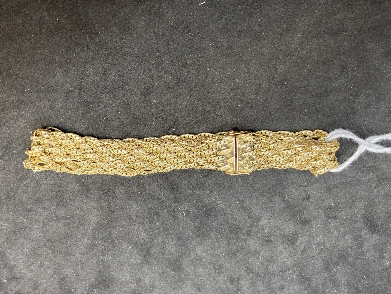 18ct yellow gold fancy link bracelet. Weight 25.8g. - Image 2 of 2