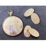 Hallmarked Jewellery: Pair of 9ct gold oval chain cufflinks and a circular glass pendant with a