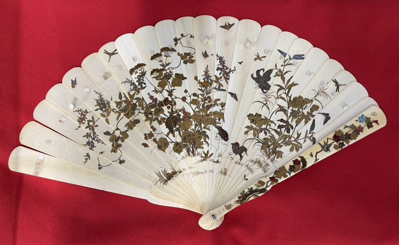 Japanese Meiji (1868-1912) Shibayama fan with twenty-three blades each measuring 11½ins long, - Image 5 of 8