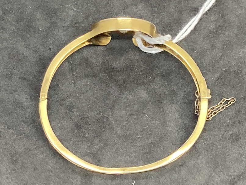 Jewellery: Yellow metal Victorian hinged bangle decorated on the head with a crescent moon and - Image 4 of 7