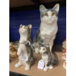 20th cent. Ceramics: Winstanley cats, grey tabby mother cat seated pose, begging kitten and seated