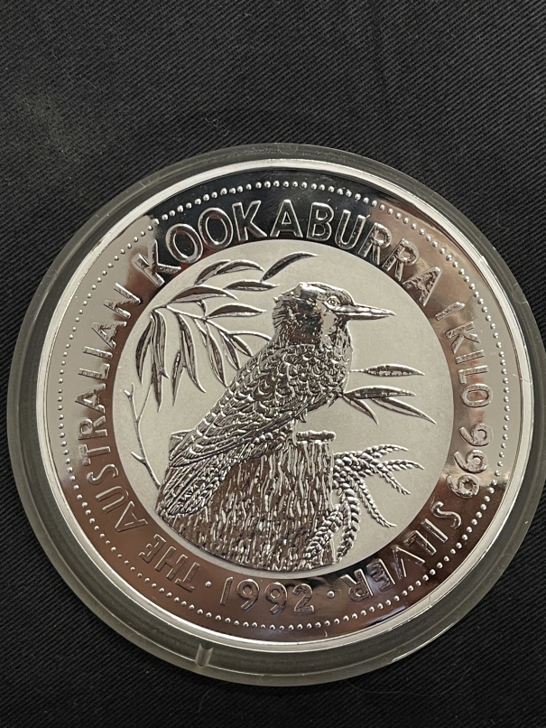Numismatics: 1992 Australian 30 Dollar 1kg silver coin. 4ins.