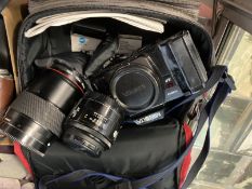 Cameras & Photography Equipment: Minolta 7000 SLR 35mm camera with Minolta 50mm 1:1.7 (22) lens,