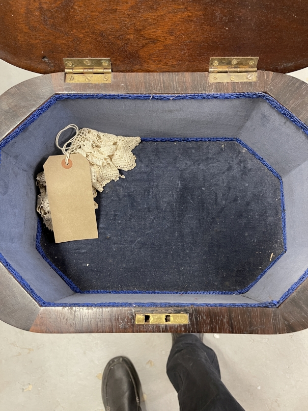 William IV rosewood work box oval hinged top above a broad frieze on a shaped pedestal column - Image 4 of 4