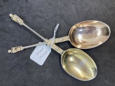 Hallmarked Silver Gilt: Two Victorian apostle spoons hallmarked London. Weight 2.92oz.