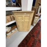 Late 19th/early 20th cent. Pine corner cupboard, single door and applied mouldings. 31ins. x