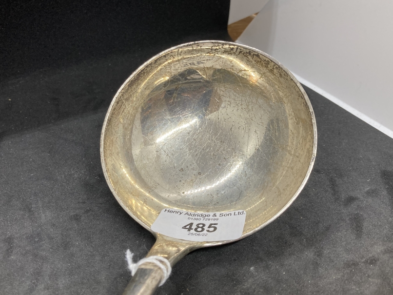 Hallmarked Silver: Soup ladle hallmarked Sheffield 1922. Weight 8.5oz. - Image 2 of 4
