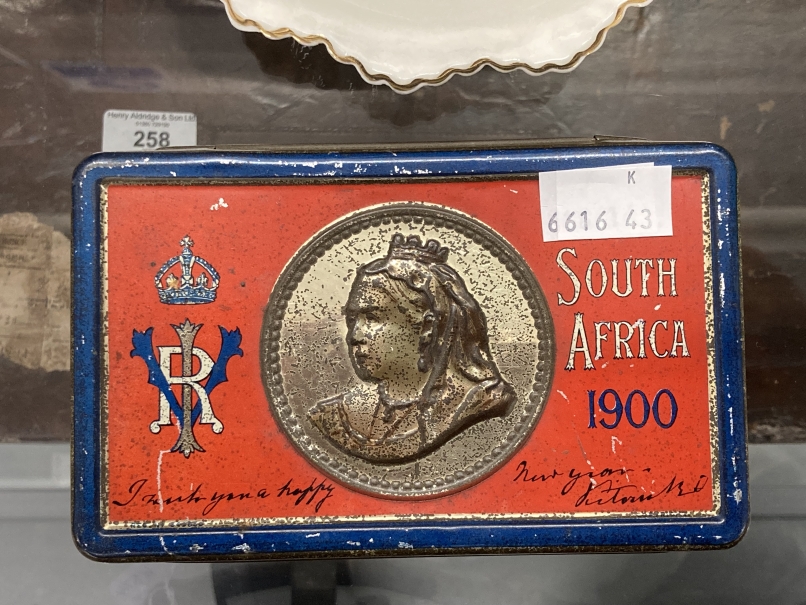 Boer War/Militaria: 1900 Christmas cigarette tin, Goss South Africa 1900 dish and 1924 Wembley - Image 3 of 3