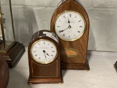 Clocks: 20th cent. Knights & Gibbons London white enamel dial, Roman numerals, one with shell inlay,