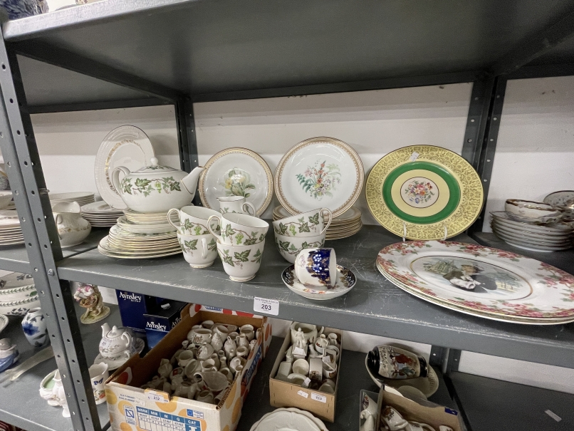 19th/20th cent. Ceramics: Wedgwood Santa Clara part tea set, floral painted dessert set, etc. Some