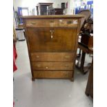 Continental Art Deco oak secretaire, single drawer above a fall front, fitted interior and three