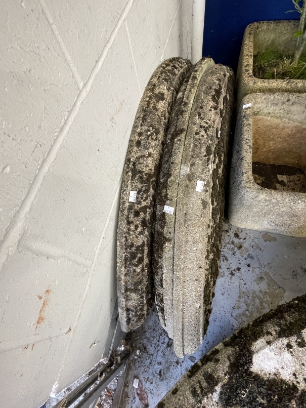Garden Furniture: Set of four concrete garden seats each with crescent shaped top supported by two - Image 3 of 3