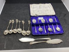 Hallmarked Silver: Coffee spoons Sheffield unboxed, plus decorated teaspoons boxed, and two butter