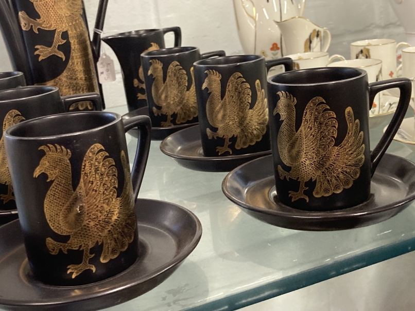 20th cent. Ceramics: Portmeirion Phoenix coffee set, cups x 6, saucers x 7, creamer, sugar bowl, - Bild 4 aus 4