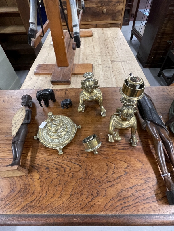 19th cent. Brass inkstand plus a collection of tourist type souvenirs from Africa and the Far East. - Bild 2 aus 2