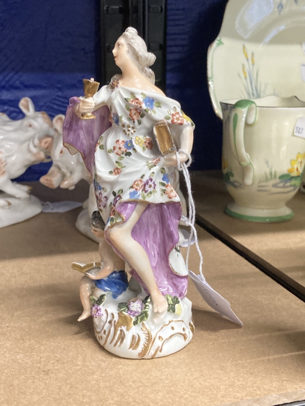 18th cent. Meissen figure of a classical maiden or muse holding a goblet in her right hand, a - Bild 3 aus 5