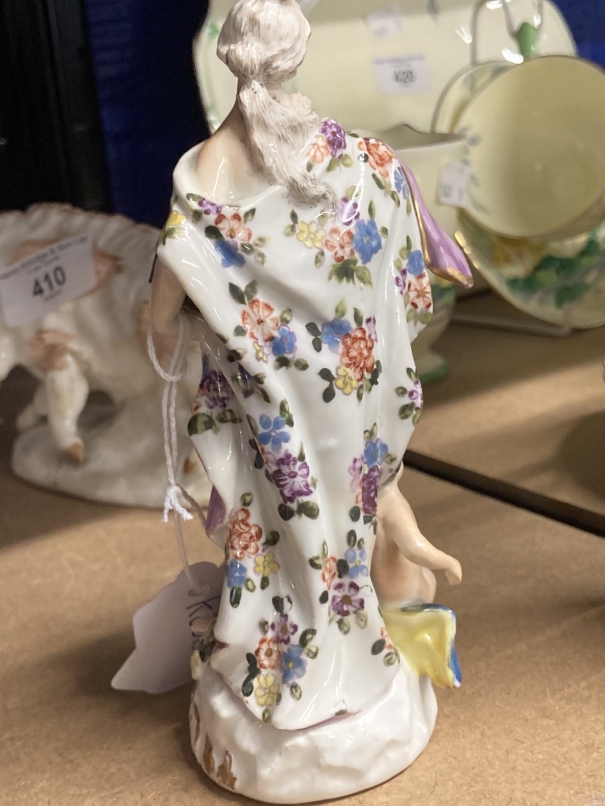 18th cent. Meissen figure of a classical maiden or muse holding a goblet in her right hand, a - Bild 2 aus 5