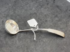 Hallmarked Silver: Toddy ladle Edinburgh marks 1817-18 William Peat or possible Pirrie. 0.75oz.