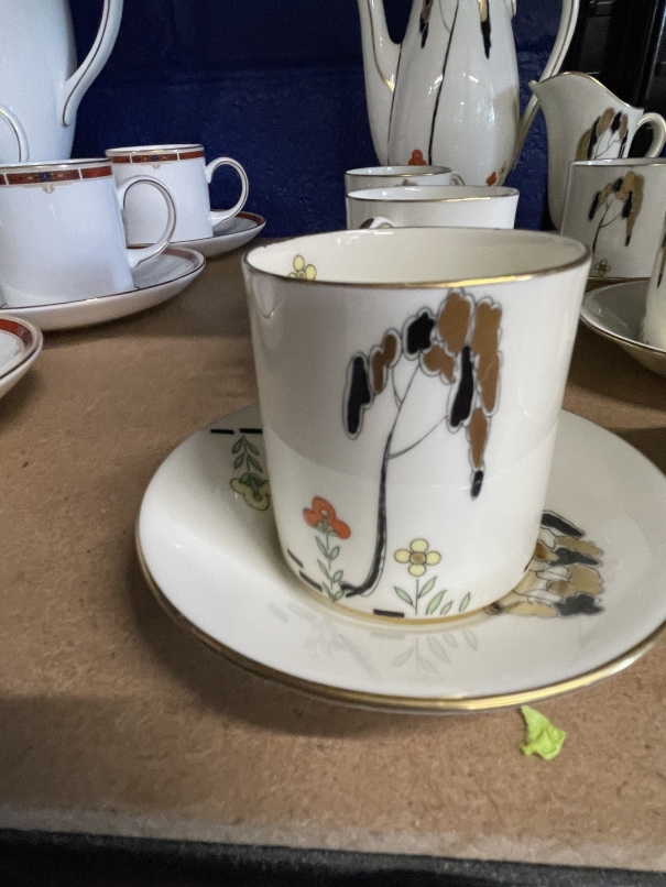 Art Deco Ceramics: Royal Doulton 'Eden' (Tall Trees) cream gilt and coloured coffee set, pattern - Bild 2 aus 2