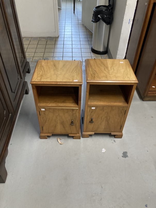 20th cent. Art Deco style dressing table with mirror above three drawers flanked by scroll shaped - Image 2 of 3